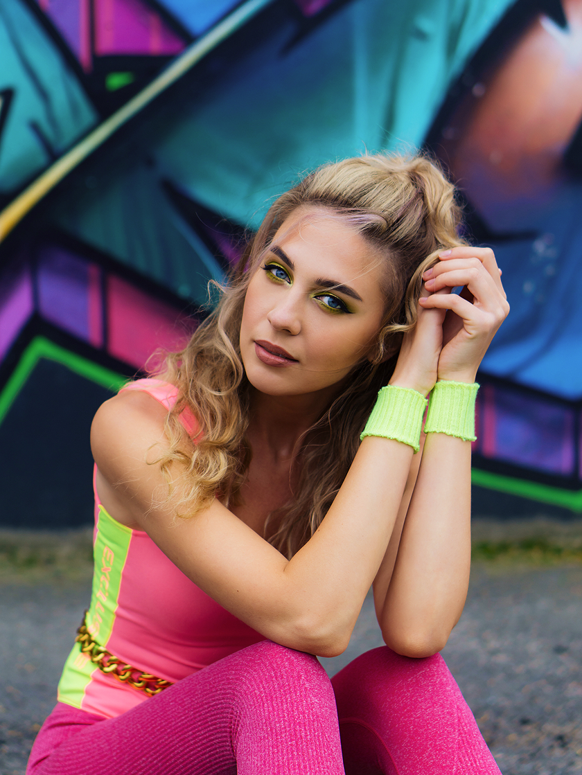 Julia, 28